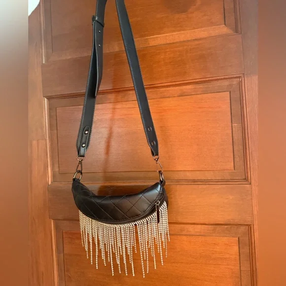 Pink Lily Black Quilted Rhinestone Fringe Belt Bag ✨ - Picture 4 of 8